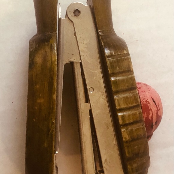 𝑽𝒊𝒏𝒕𝒂𝒈𝒆 𝑭𝒐𝒍𝒌 𝑨𝒓𝒕 𝑳𝒂𝒅𝒚 𝑩𝒖𝒈 𝑺𝒕𝒂𝒑𝒍𝒆𝒓 - Picture 3 of 4